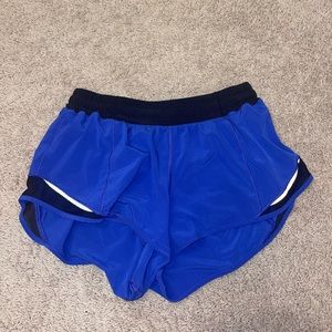 *Rare color* Hotty Hot Lined Short 2.5”